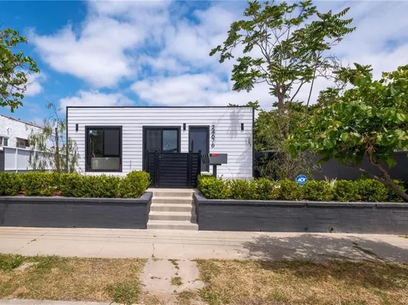 24676 Woodward Ave, Lomita, CA 90717