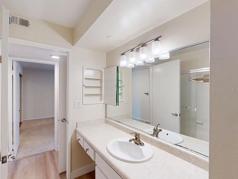 The Willows Apartments — Photo 12