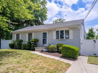 202 School Ln, Rio Grande, NJ 08242