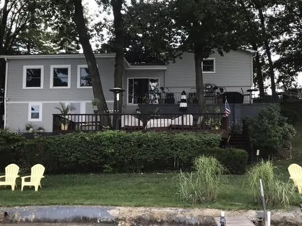 1280 Ridge Rd, Chelsea, MI 48118