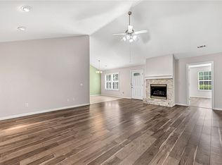 107 Fox Run Cir, Centerton, AR 72719