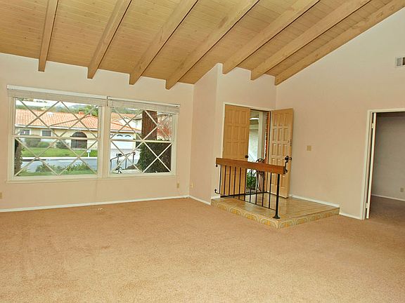 5th image of 894 Hartglen Ave