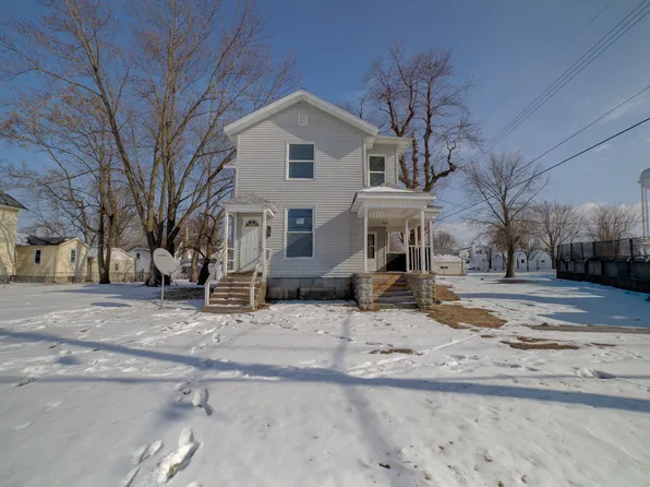 312 N 4th St, Watseka, IL 60970