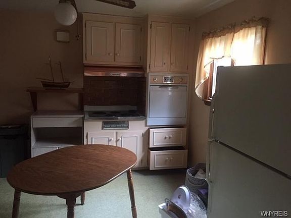 4th image of 2480 La Salle Ave