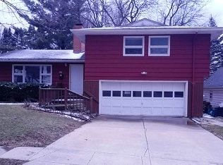 407 W Lincoln St, Mount Morris, IL 61054