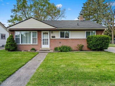905 E Thirteen Mile Rd, Royal Oak, MI, 48073
