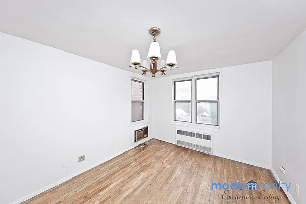 Sold by Moda Realty | media 31