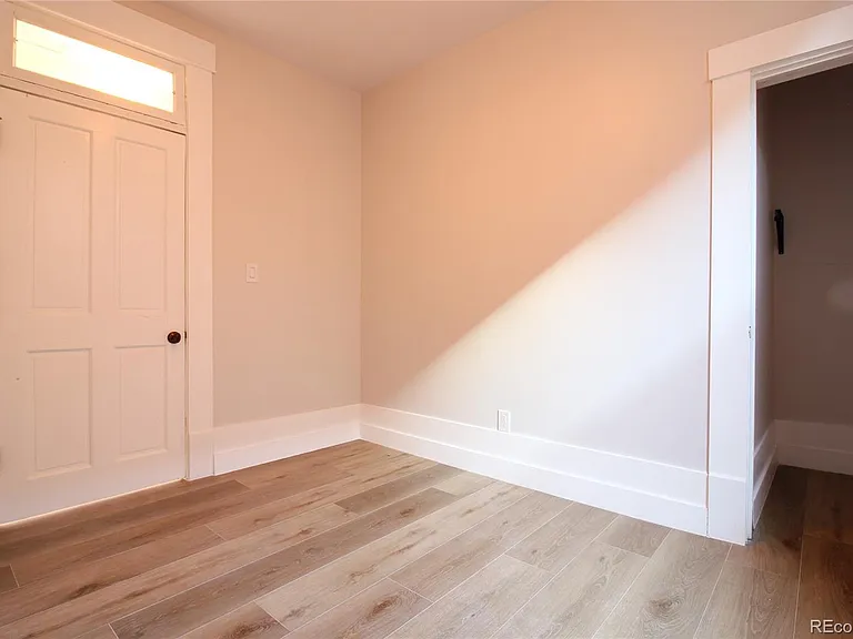 1544 N Downing St — Photo 36