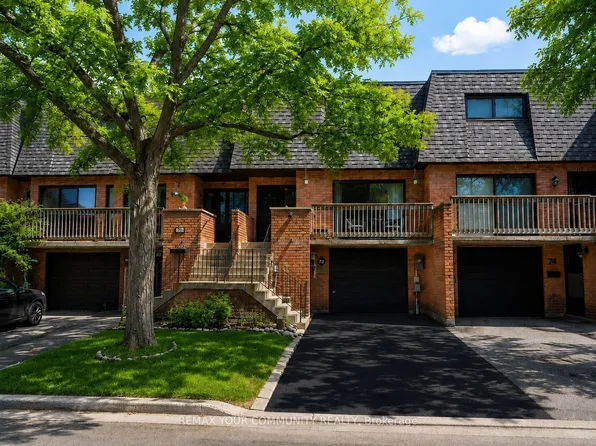 72 Ashglen Way #16, Markham, ON L3R 3A7