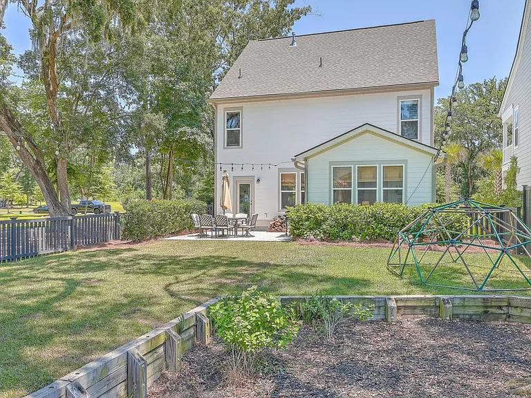 2147 Kemmerlin St — Photo 15