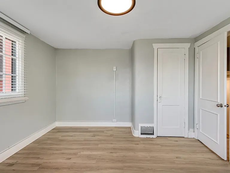 678 E 3rd Ave #1 — Photo 54