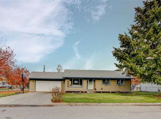 26603 E Queen Rd, Newman Lake, WA 99025