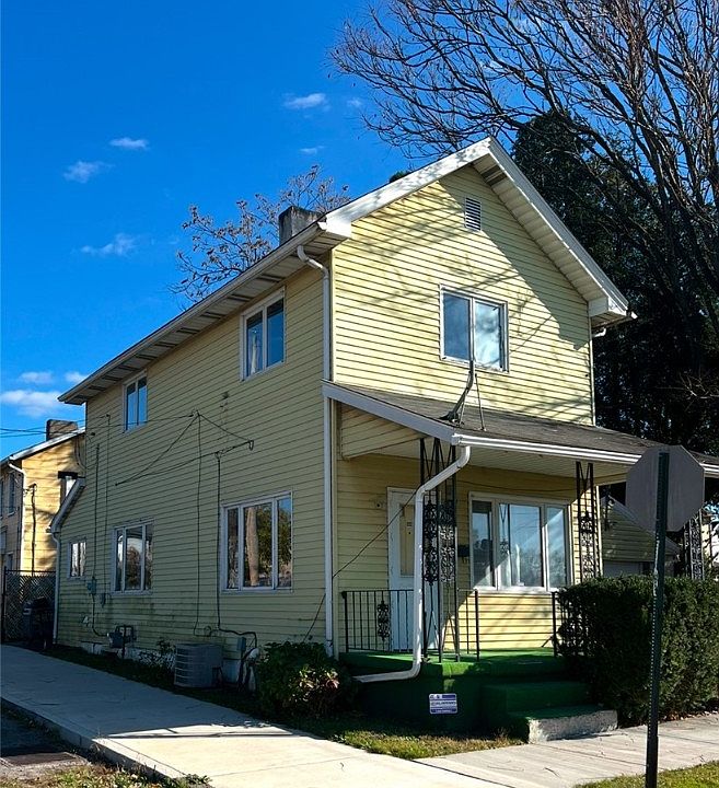2nd image of 813 S Mercer St