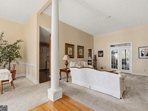 3rd image of 536 Peachtree Rd