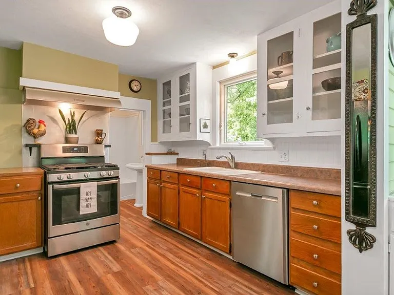 1800 Poyntz Ave — Photo 25