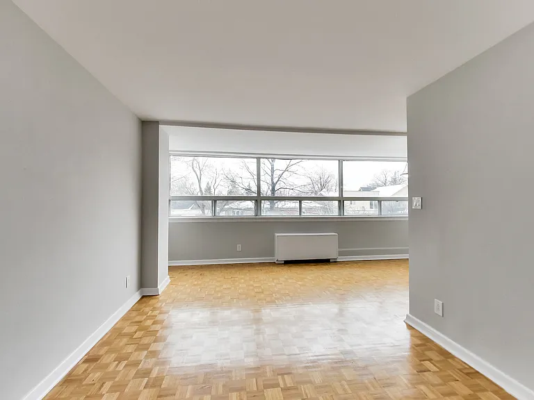 630 Roselawn Ave — Photo 12