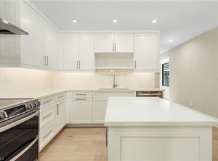 569 Park Shore Dr #G5, Naples, FL 34103