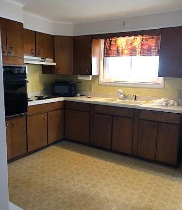 5th image of 186 Dix Ave