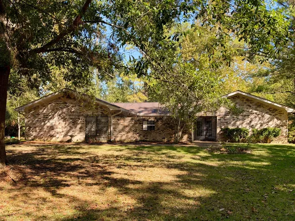 209 Woodlawn Rd, Starkville, MS 39759