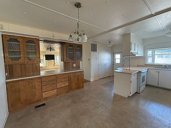 3rd image of 2252 Table Rock Rd Spc 143