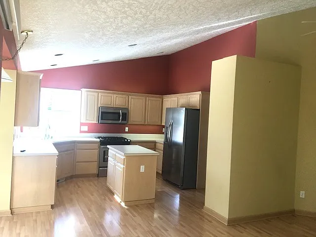 2830 Foxhaven Dr SE — Photo 3