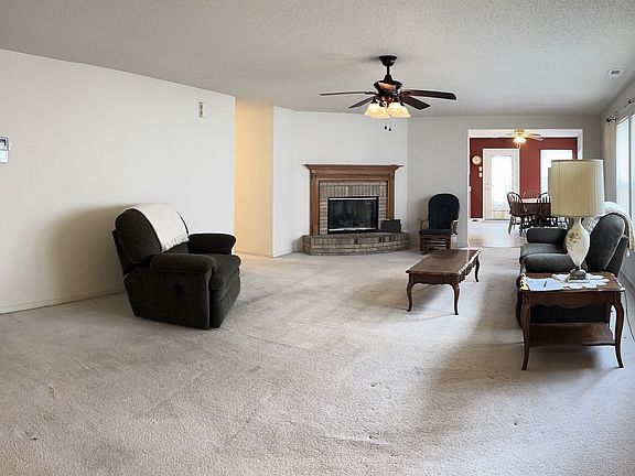 5th image of 6896 Maywood Cir