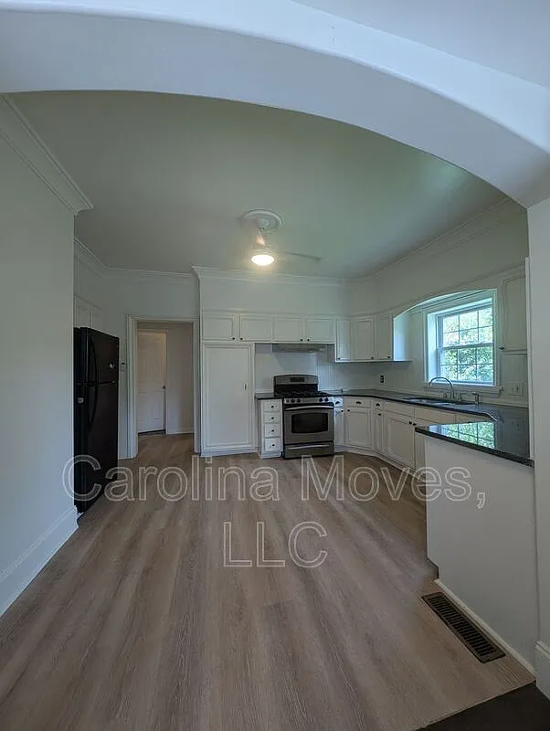 3 bed, 2.0 bath, 1400 sqft, $1,725 — Photo 1