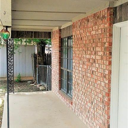 2nd image of 2906 Trenton Dr #B