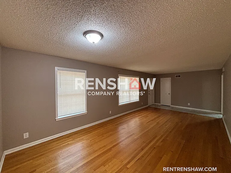 4348 Manor Haven Dr — Photo 3