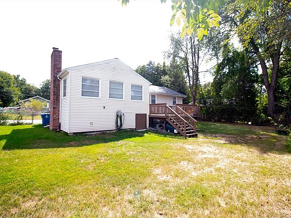 3rd image of 94 Tanglewood Dr