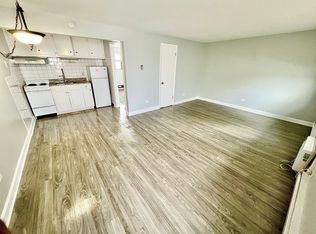 6100 S Harlem Ave APT 8, Summit Argo, IL 60501