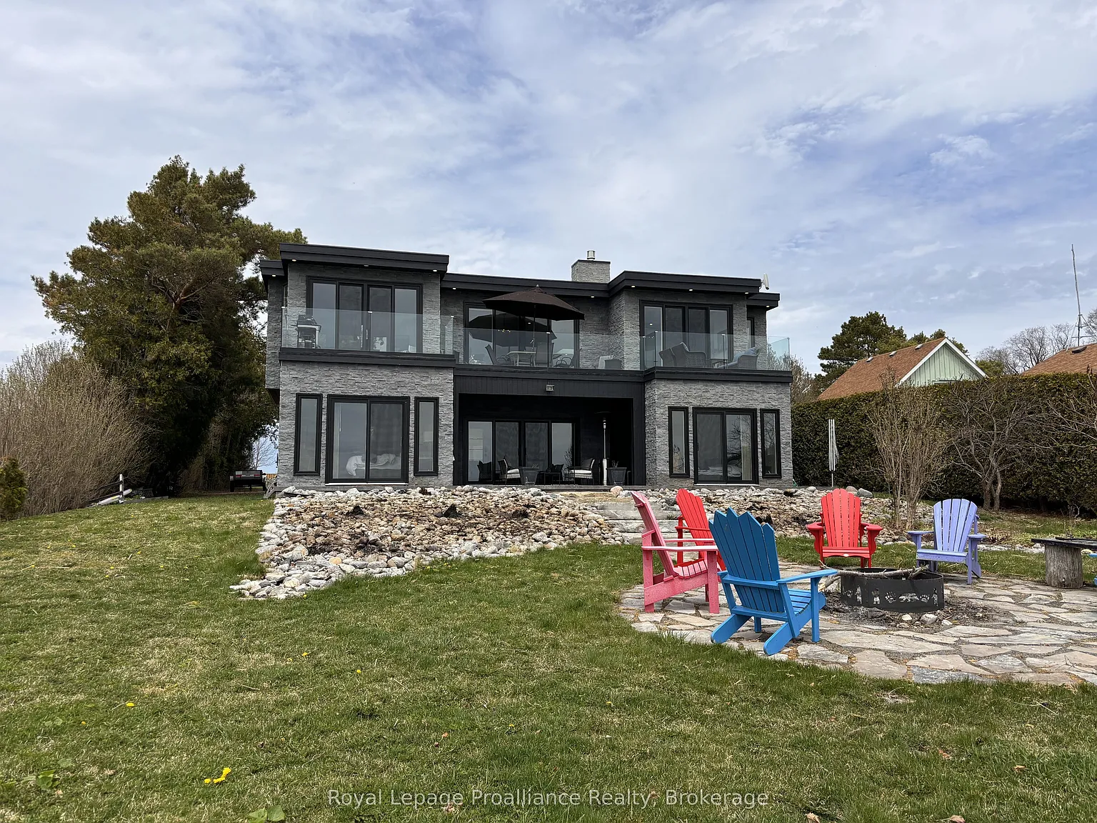 3 bed, $3,000 — Photo 1