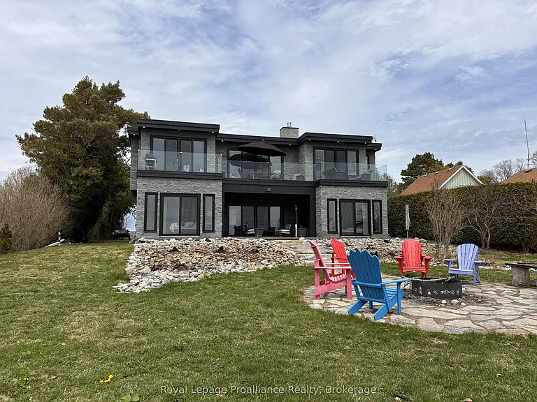 621 Barcovan Beach Rd — Photo 1