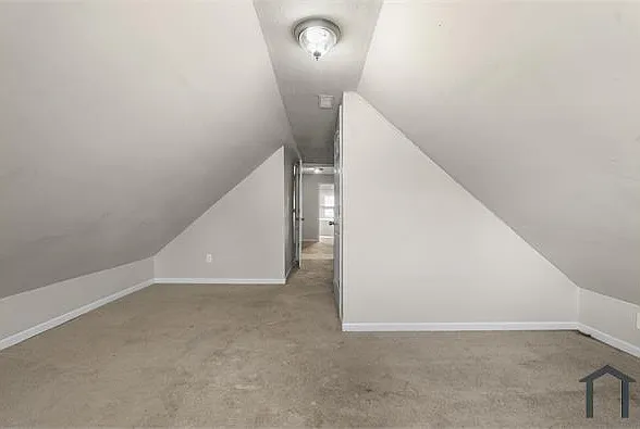 1211 W 30th St — Photo 19