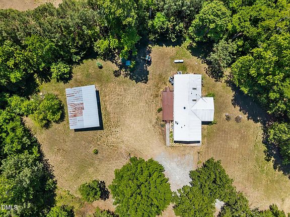 2nd image of 290 Thomas Cash Rd