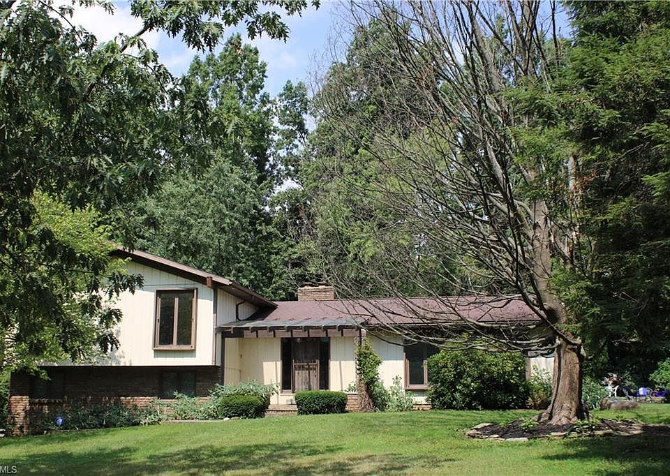1st image of 145 Vineyard Way