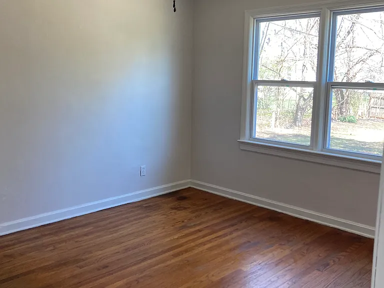 907 Charbonier Rd — Photo 8
