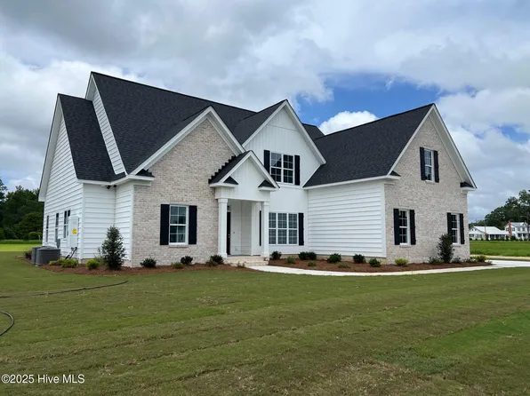 2838 Bates Branch Way, Grimesland, NC 27837