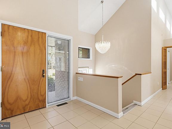 5th image of 4 Chellis Ct