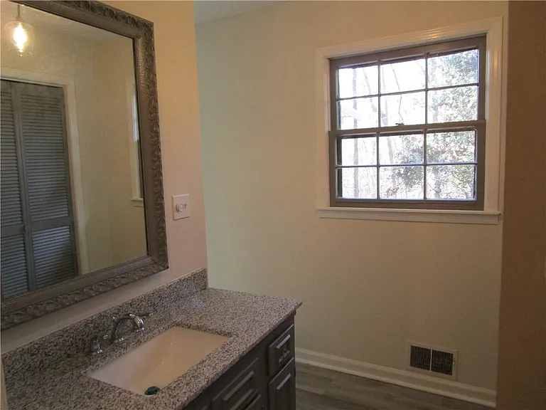 3730 Newport Dr — Photo 36