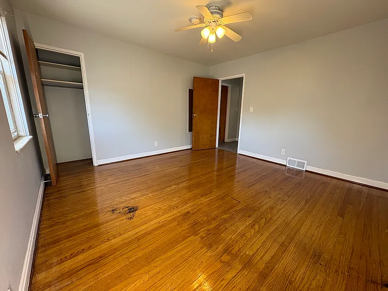 100 Iola Rd #4 — Photo 10