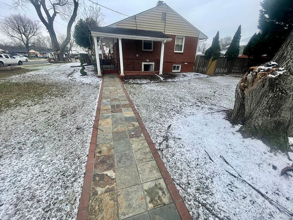 Private entrance to the basement