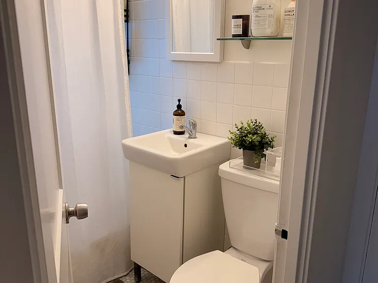 5256 N Lydell Ave — Photo 14
