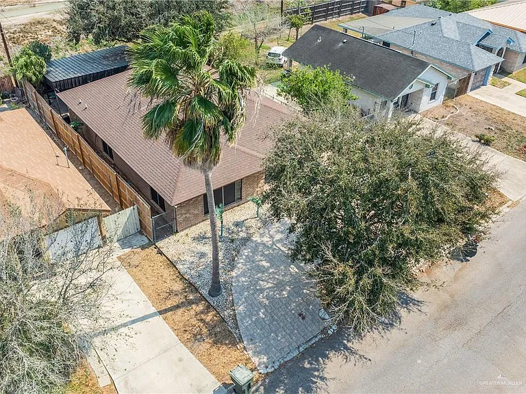 1709 Calle Tulipan — Photo 23