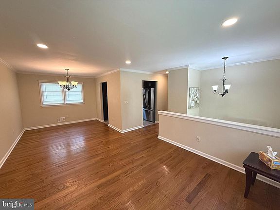 5th image of 43 Walter Dr