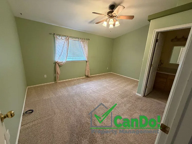 2828 Linda St — Photo 12
