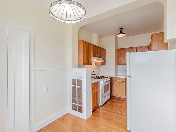5th image of 105 Richland Ave APT 05