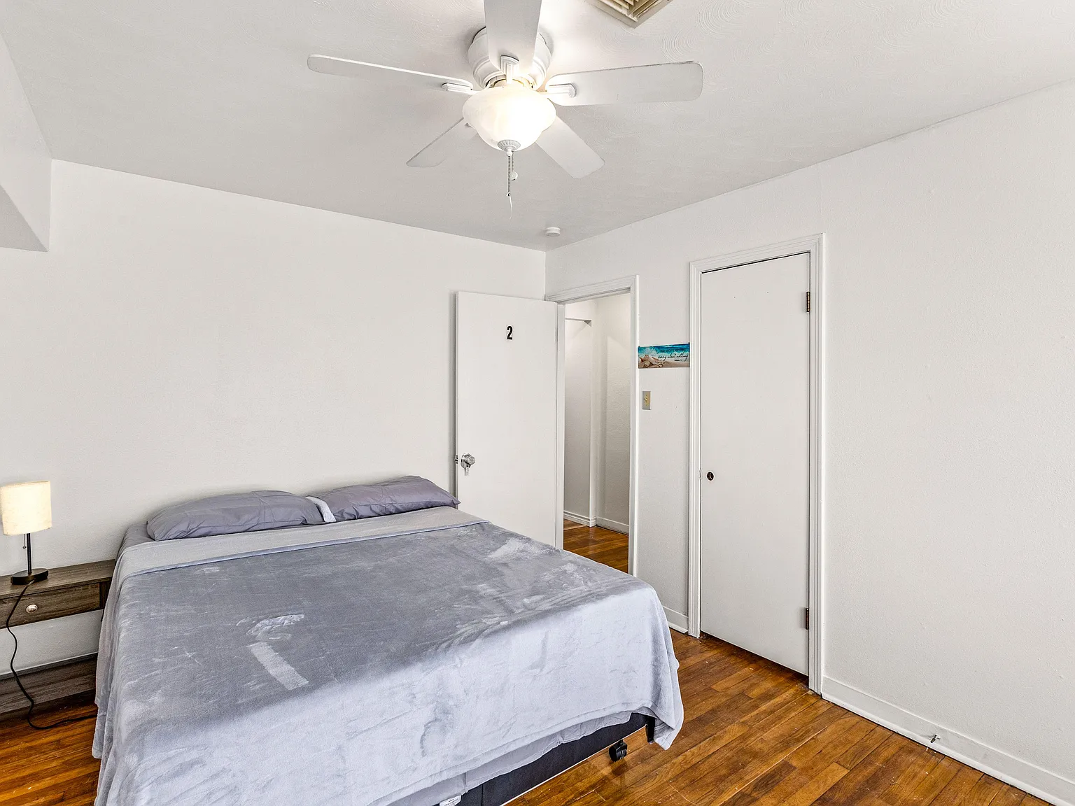 4 bed, 2.0 bath, 2282 sqft, $845 — Photo 2