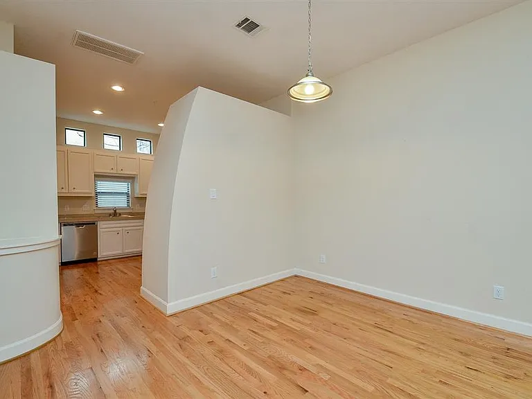 11315 S Main St #1-301 — Photo 4