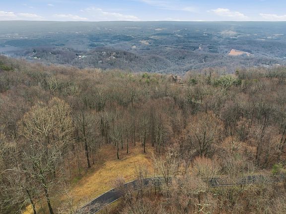 4th image of 7 Day Lily Rd